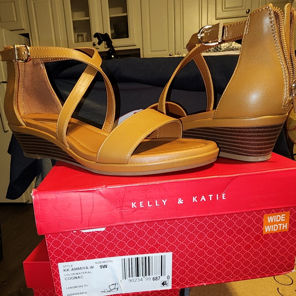 NWB,Kelly & Katie leather wedge shoes, size 9, Cognac color. See photos